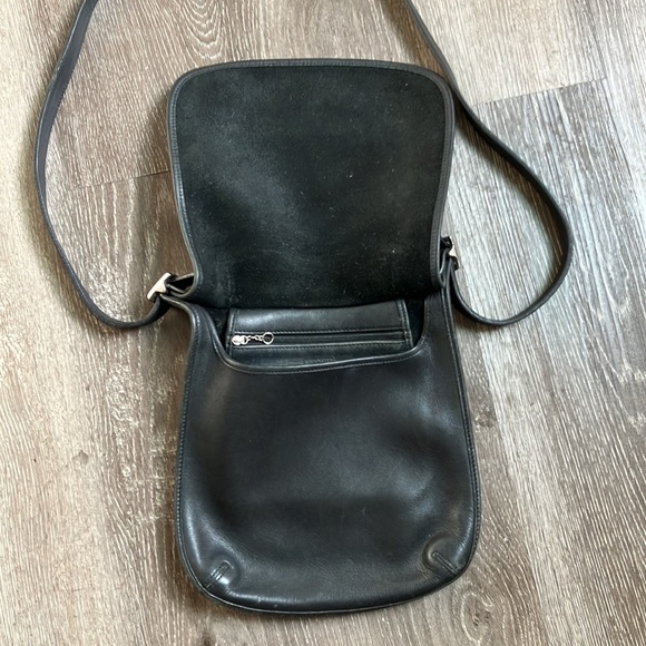 Coach - Picture 5 of 17